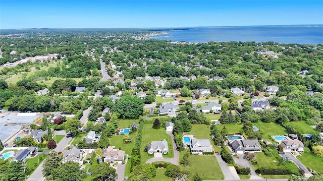 275 S Gillette Avenue, Bayport, NY 11705