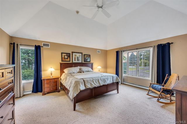 275 S Gillette Avenue, Bayport, NY 11705