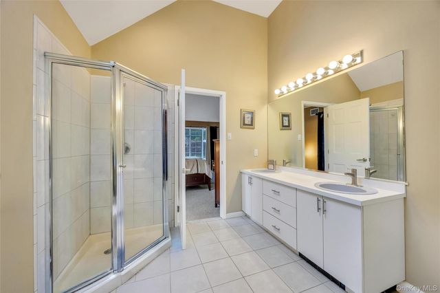 275 S Gillette Avenue, Bayport, NY 11705