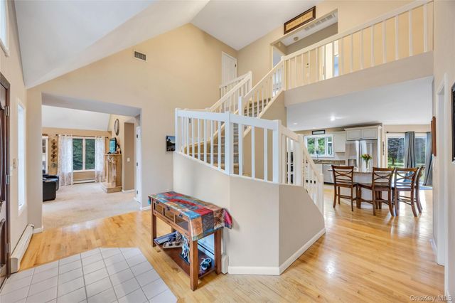275 S Gillette Avenue, Bayport, NY 11705
