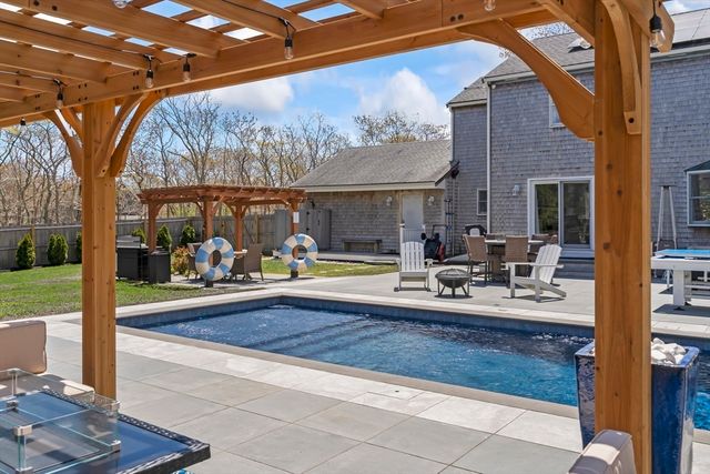105 Whalers Walk, Edgartown, MA 02539