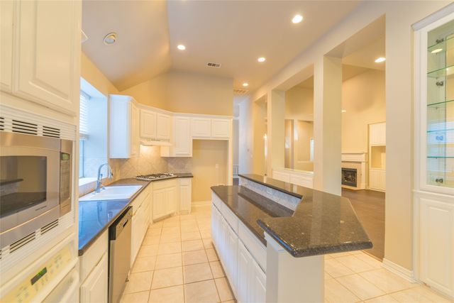 516 Arcadia Drive, Keller, TX 76248