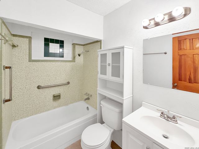 1450 Brighton Avenue, San Antonio, TX 78211