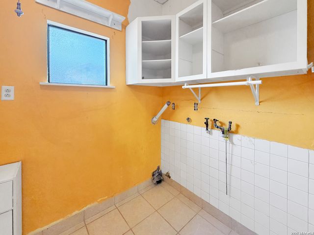 1450 Brighton Avenue, San Antonio, TX 78211