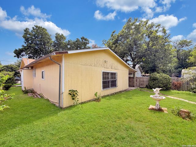 1450 Brighton Avenue, San Antonio, TX 78211