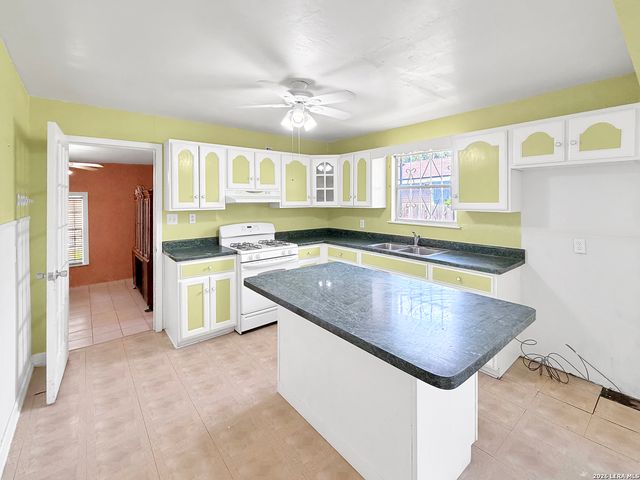 1450 Brighton Avenue, San Antonio, TX 78211