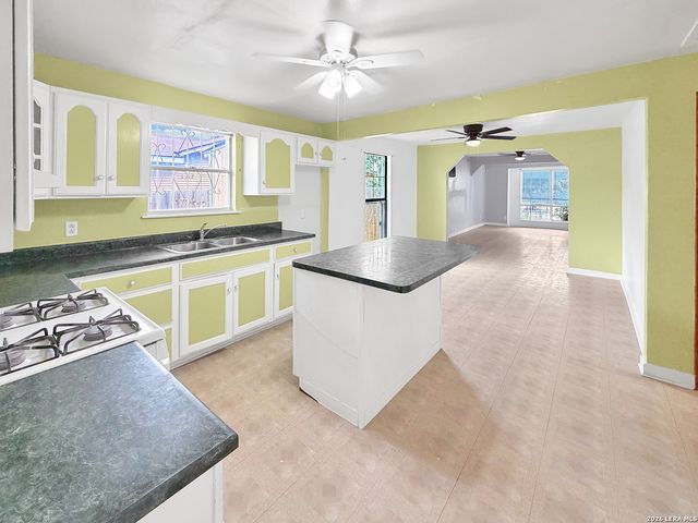 1450 Brighton Avenue, San Antonio, TX 78211