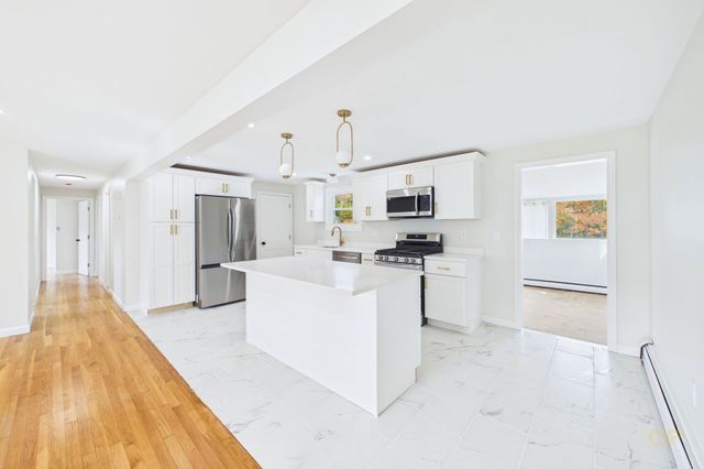 92 Benoit St, Westport, MA 02790