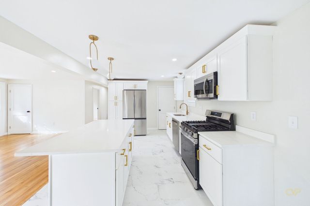 92 Benoit St, Westport, MA 02790