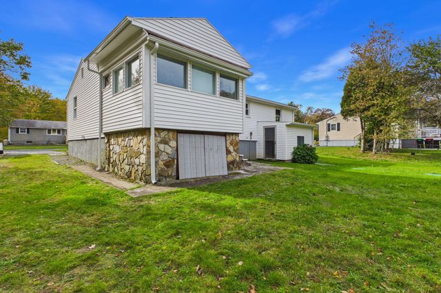 92 Benoit St, Westport, MA 02790