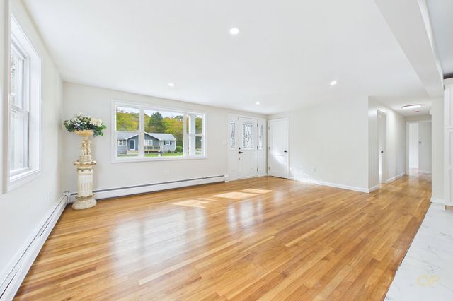 92 Benoit St, Westport, MA 02790