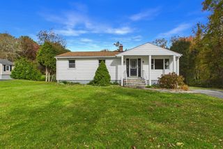 92 Benoit St, Westport, MA 02790