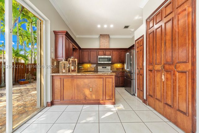 16256 SW 81st St, Miami, FL 33193