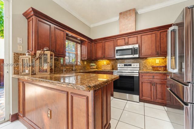 16256 SW 81st St, Miami, FL 33193