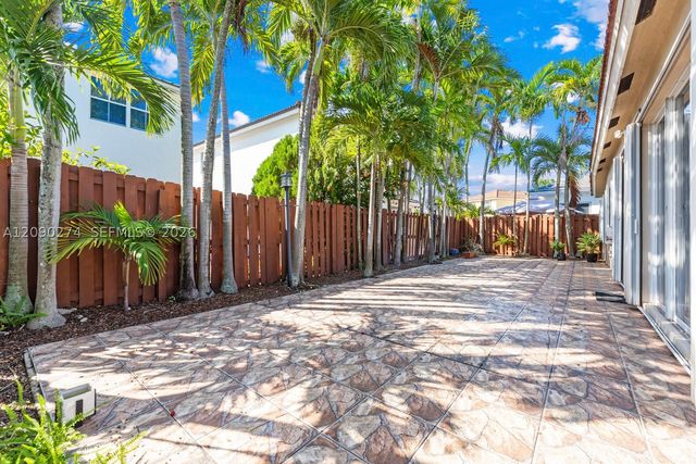 16256 SW 81st St, Miami, FL 33193