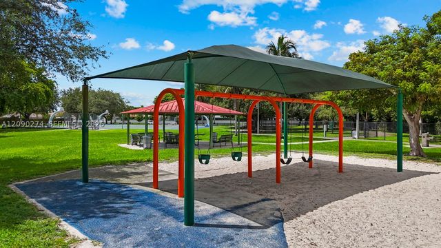 16256 SW 81st St, Miami, FL 33193