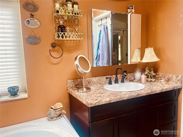 7120 Ortelius Drive, Ilwaco, WA 98624