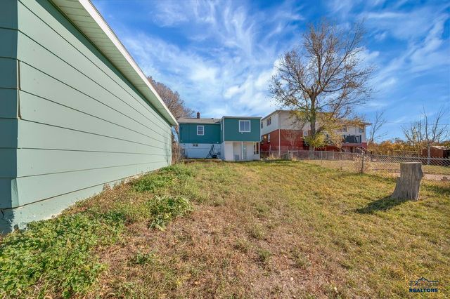 811 BLAINE AVE, Rapid City, SD 57701