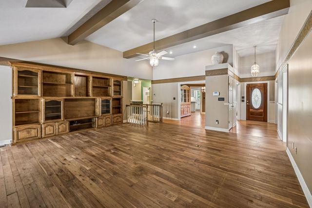 1035 Wallace Rd, Gallatin, TN 37066