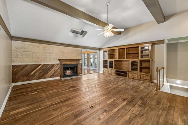1035 Wallace Rd, Gallatin, TN 37066