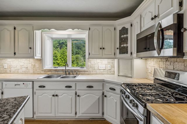1035 Wallace Rd, Gallatin, TN 37066