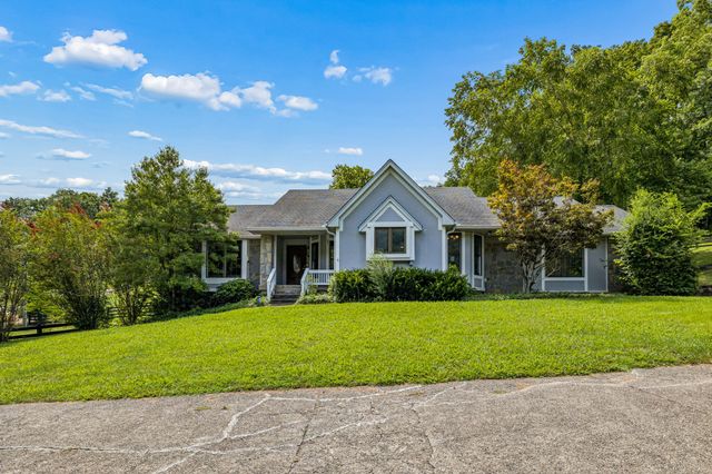 1035 Wallace Rd, Gallatin, TN 37066
