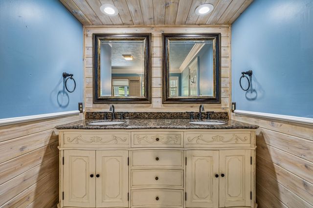 1035 Wallace Rd, Gallatin, TN 37066
