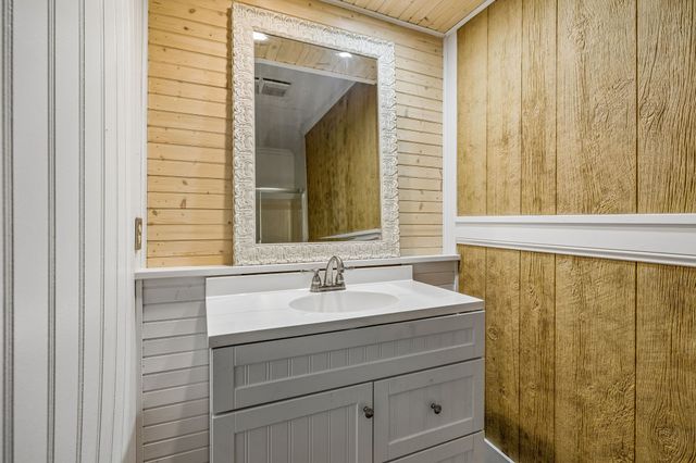 1035 Wallace Rd, Gallatin, TN 37066