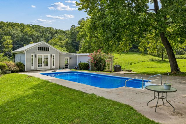 1035 Wallace Rd, Gallatin, TN 37066