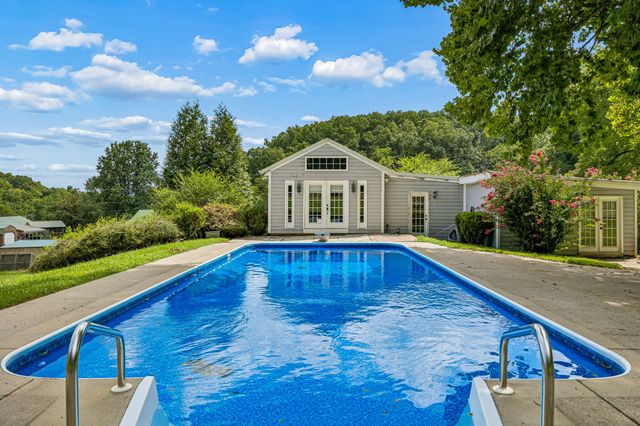 1035 Wallace Rd, Gallatin, TN 37066