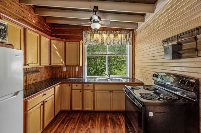 1035 Wallace Rd, Gallatin, TN 37066