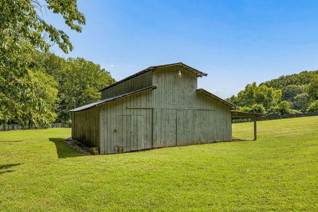 1035 Wallace Rd, Gallatin, TN 37066