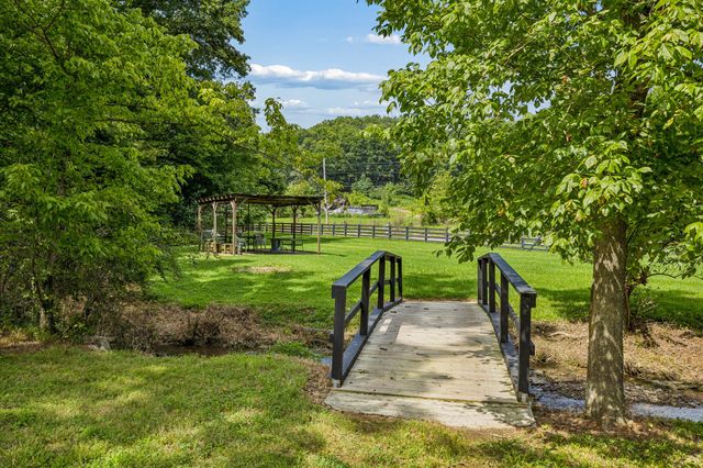 1035 Wallace Rd, Gallatin, TN 37066