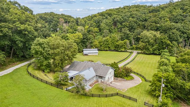 1035 Wallace Rd, Gallatin, TN 37066