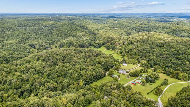1035 Wallace Rd, Gallatin, TN 37066