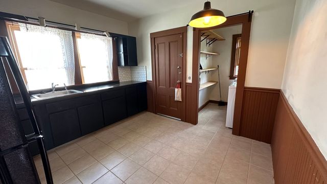62 Cottage Rd 2, Newton, MA 02464