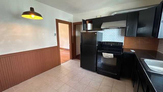 62 Cottage Rd 2, Newton, MA 02464