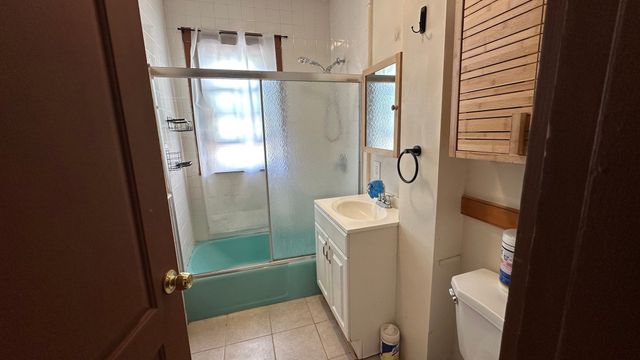 62 Cottage Rd 2, Newton, MA 02464