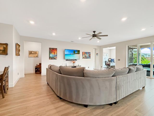 5217 Super Moon Way, Roseville, CA 95747