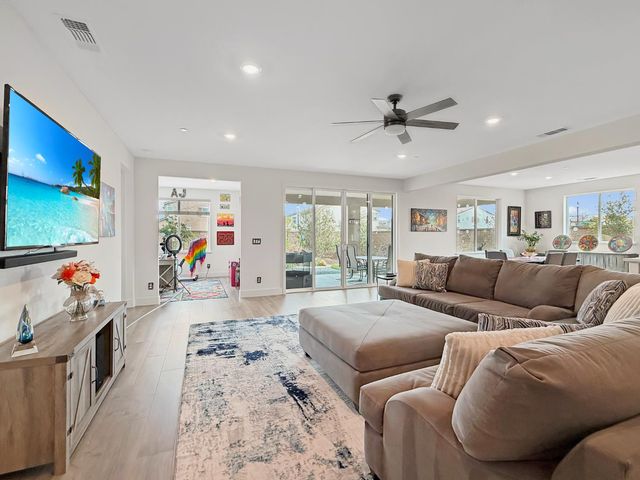 5217 Super Moon Way, Roseville, CA 95747