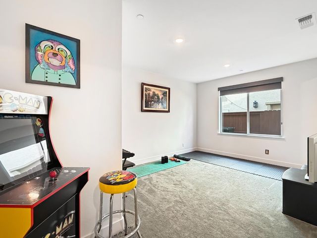 5217 Super Moon Way, Roseville, CA 95747