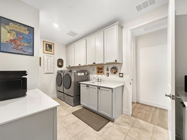 5217 Super Moon Way, Roseville, CA 95747