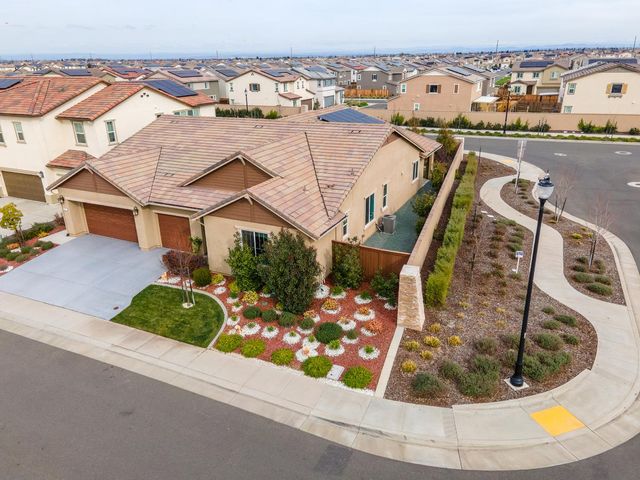 5217 Super Moon Way, Roseville, CA 95747