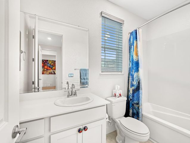 5217 Super Moon Way, Roseville, CA 95747