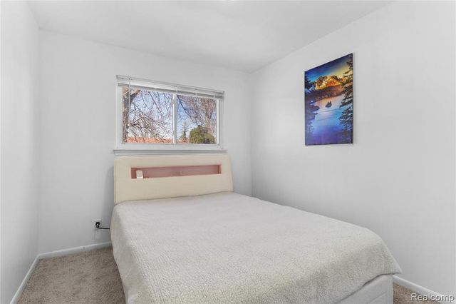 21356 Ithaca Avenue, Ferndale, MI 48220