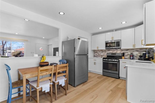 21356 Ithaca Avenue, Ferndale, MI 48220