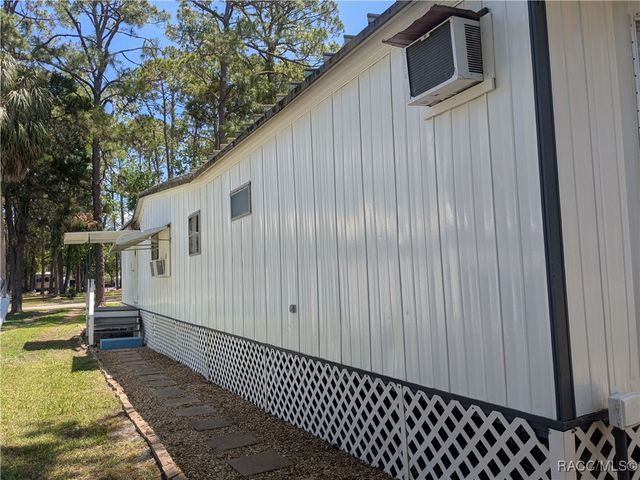 37 63rd Street, Yankeetown, FL 34498