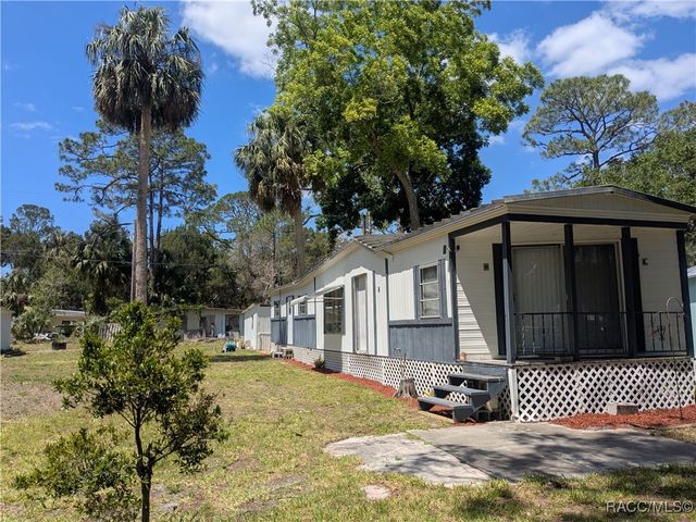 37 63rd Street, Yankeetown, FL 34498
