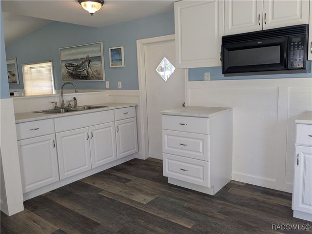 37 63rd Street, Yankeetown, FL 34498