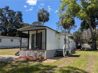 37 63rd Street, Yankeetown, FL 34498